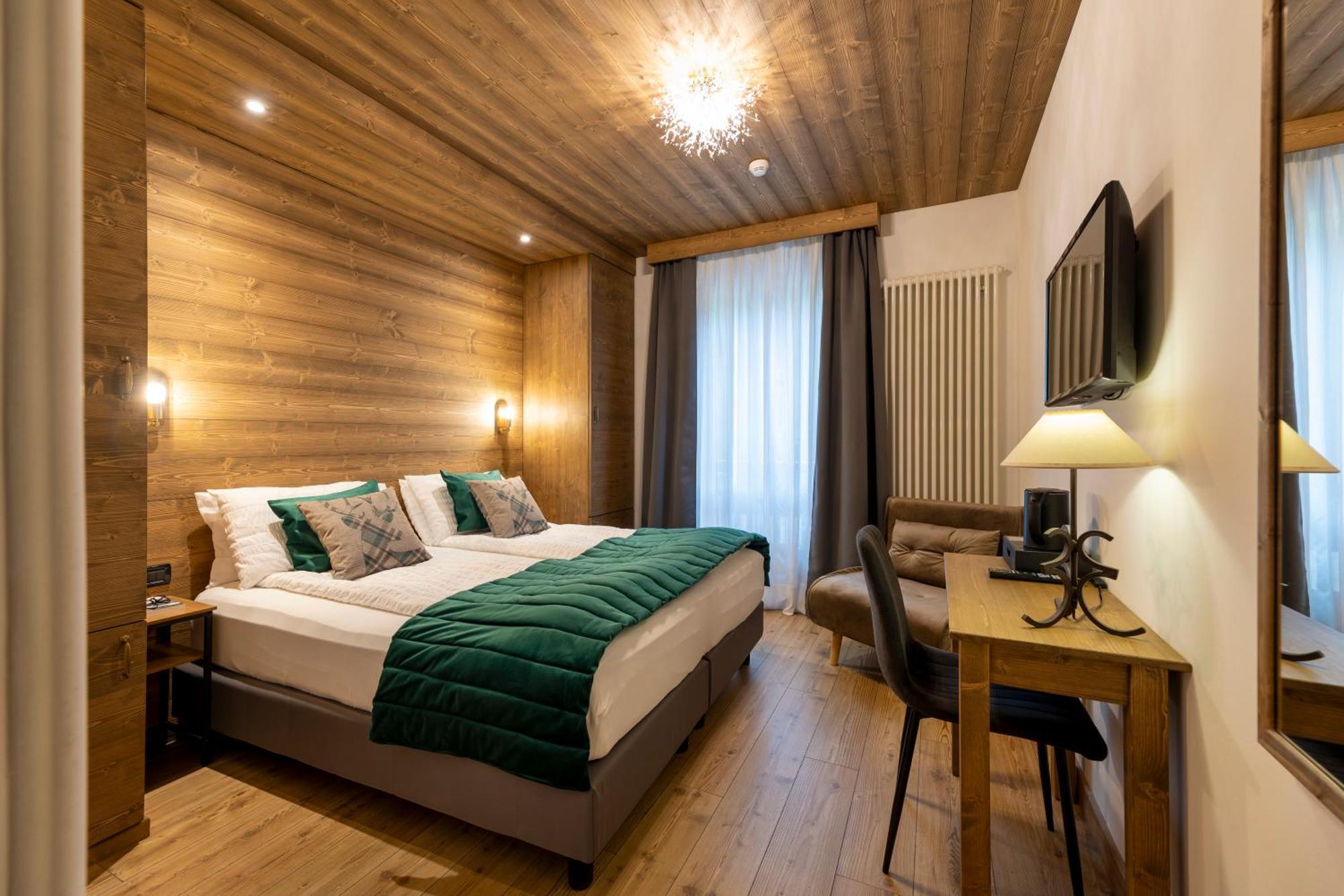 פולגרידה Hotel Derby מראה חיצוני תמונה