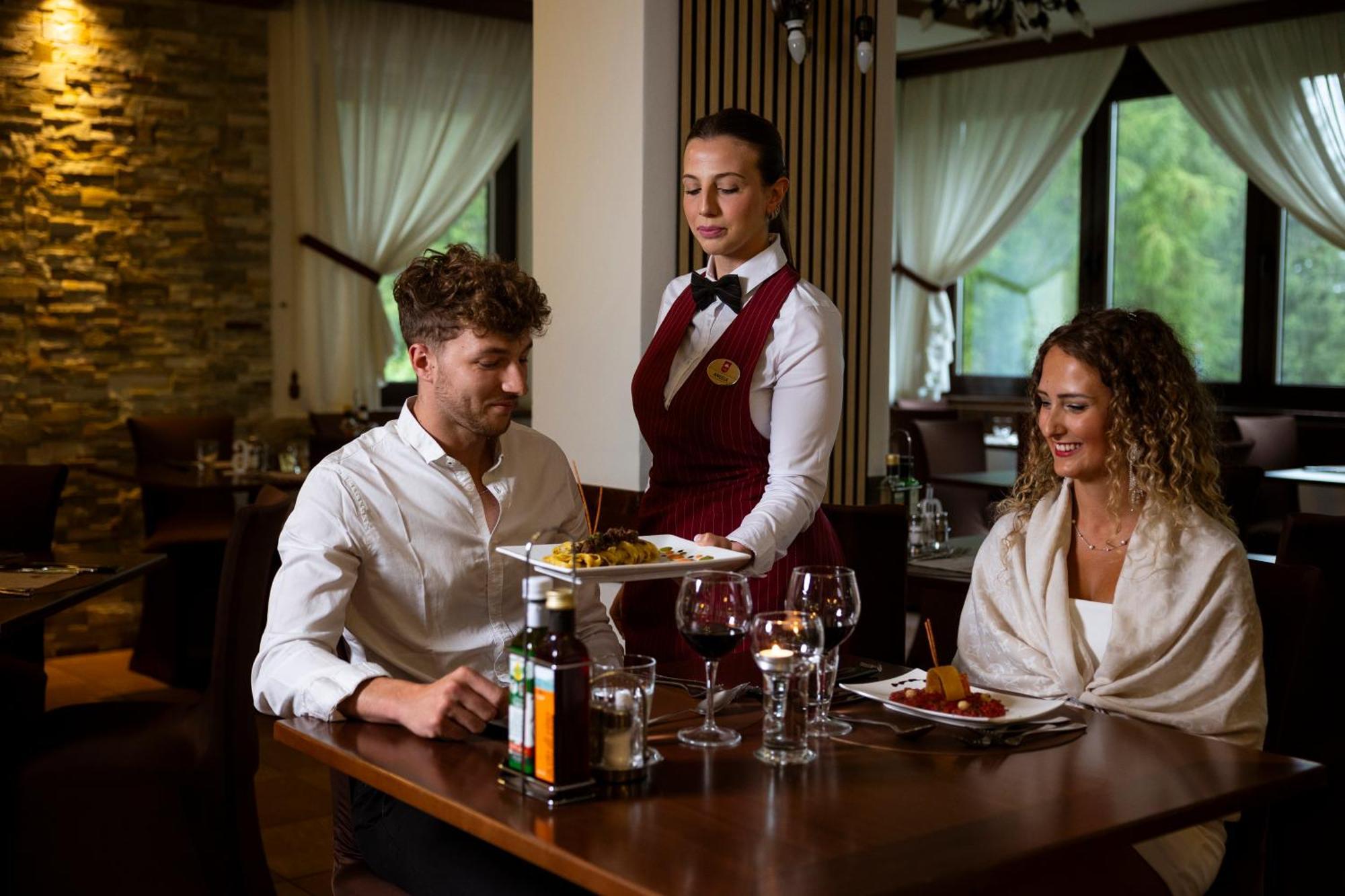 פולגרידה Hotel Derby מראה חיצוני תמונה